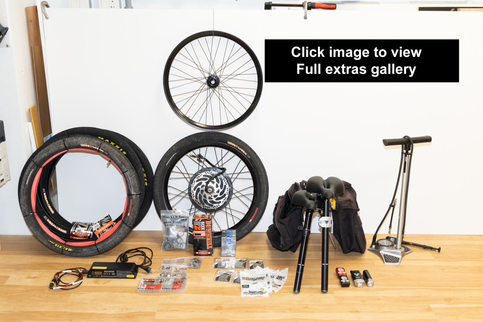 Extras Gallery